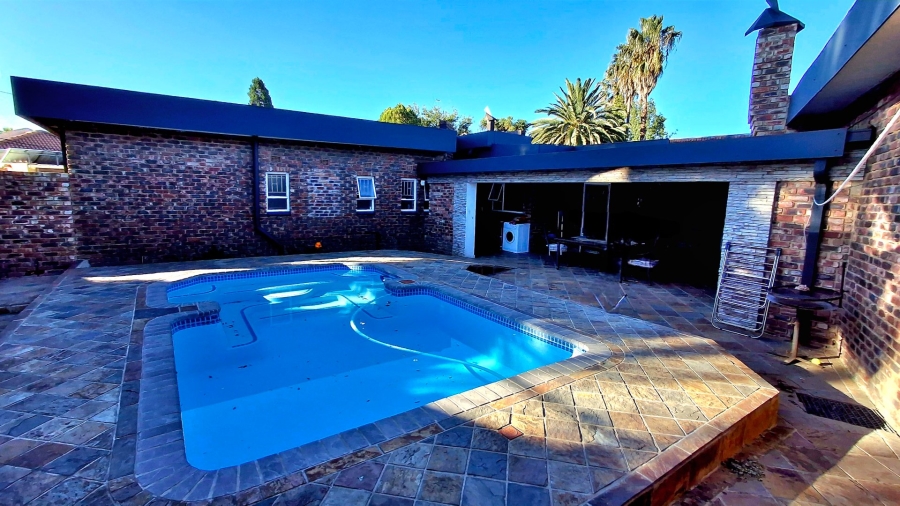 4 Bedroom Property for Sale in Vaalpark Free State